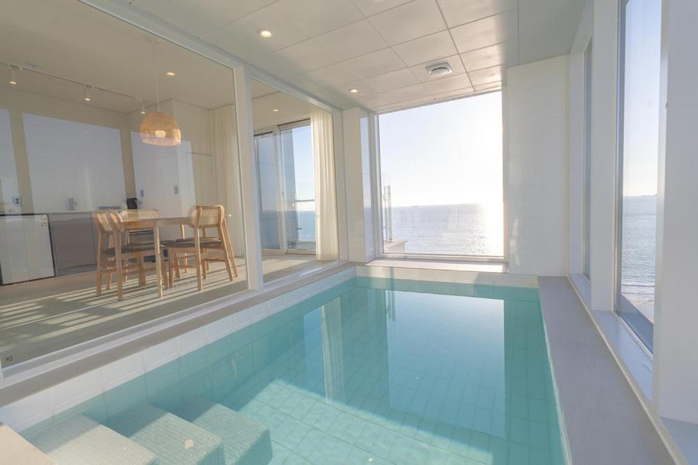 Boryeong I-Ocean Pool Villa Exteriör bild